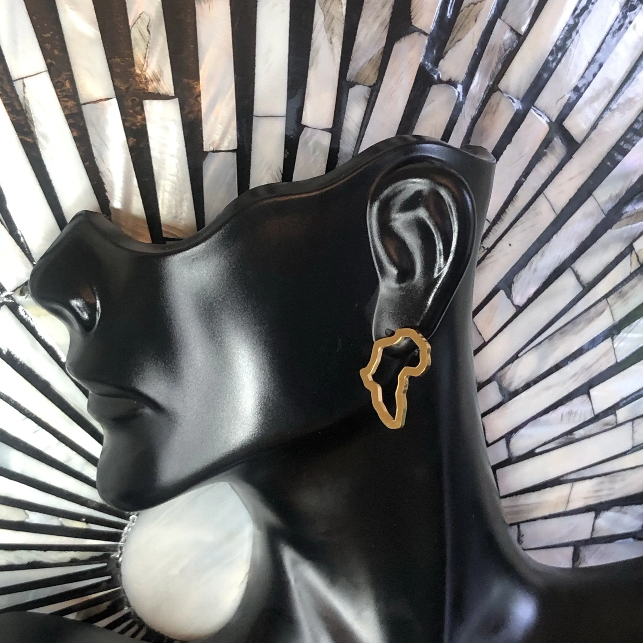 Africa Map outline Stud Earring