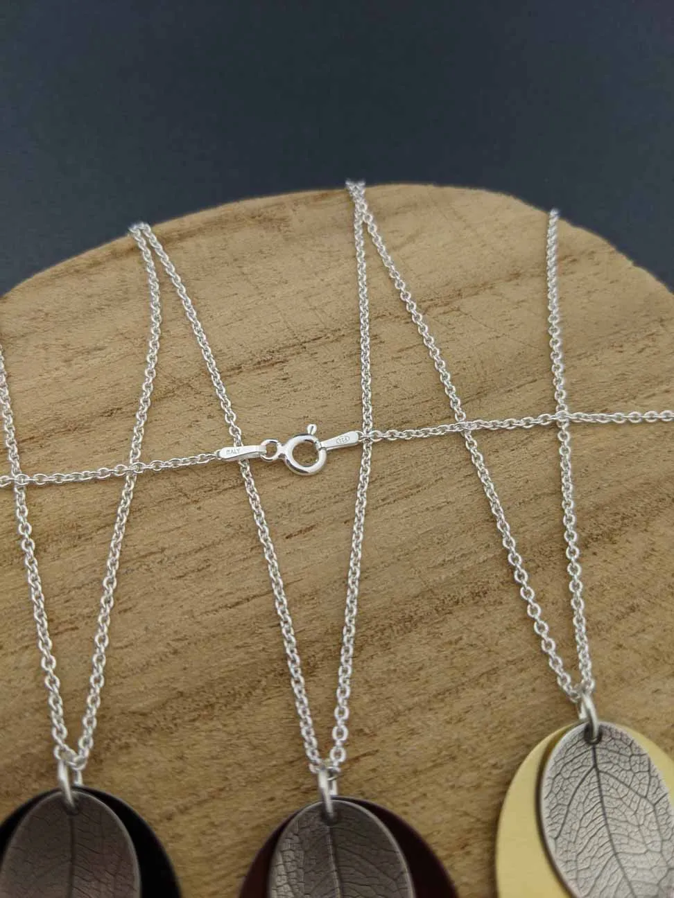 AUTUMN - long leaf necklace