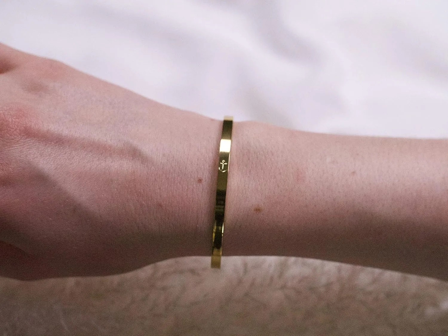 BERGERLIN Symbol Bangle with infinity, heart, anchor, goa, cross, tree of life, compass, clover, peace or yin yang - Sign Bracelet