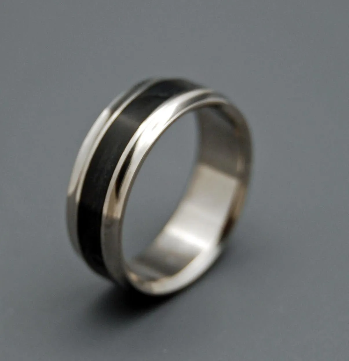 Black Beauty | Men's Titanium Wedding Ring