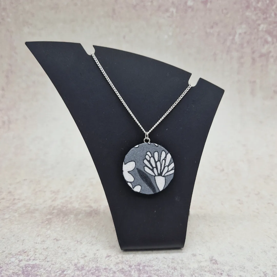 Black, White ang Grey floral necklaces, 5 designs