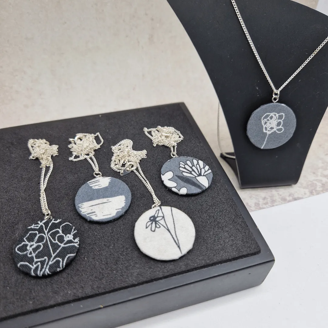 Black, White ang Grey floral necklaces, 5 designs