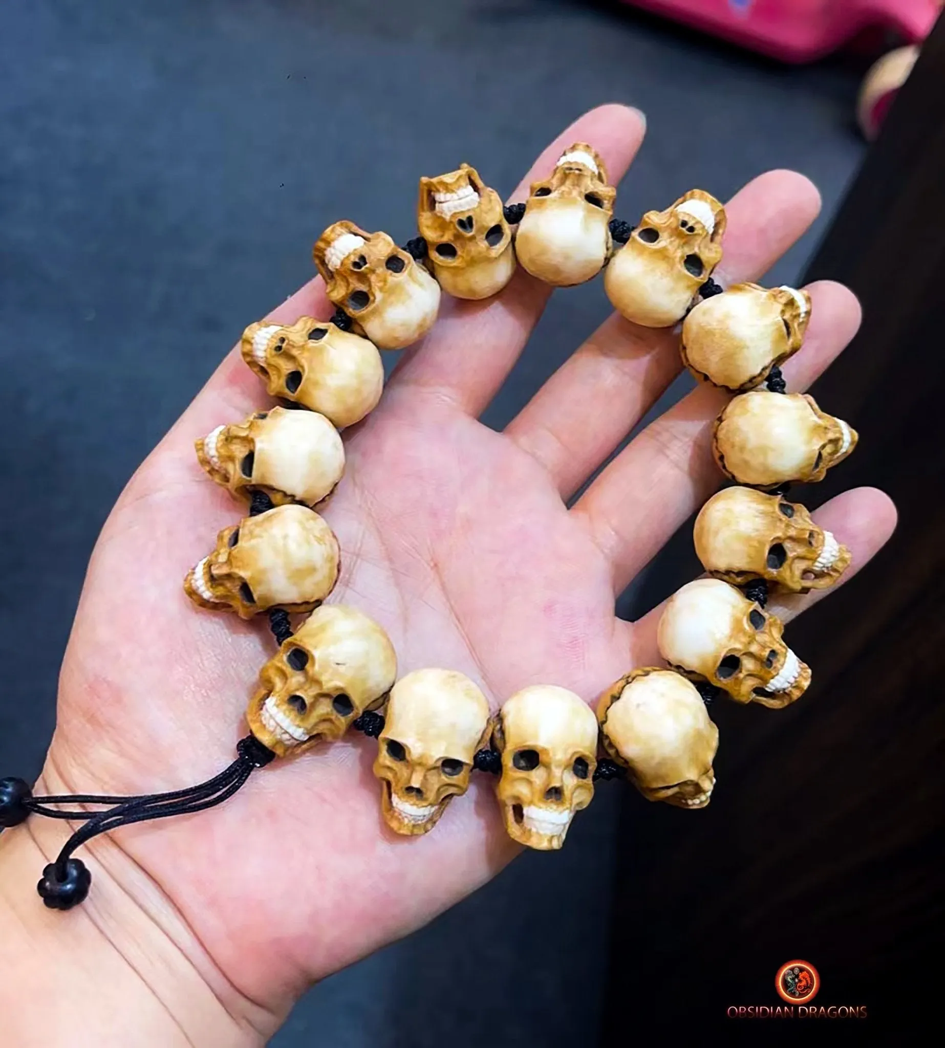 bracelet crânes-sculptés en bois de cerf-rare et artisanal