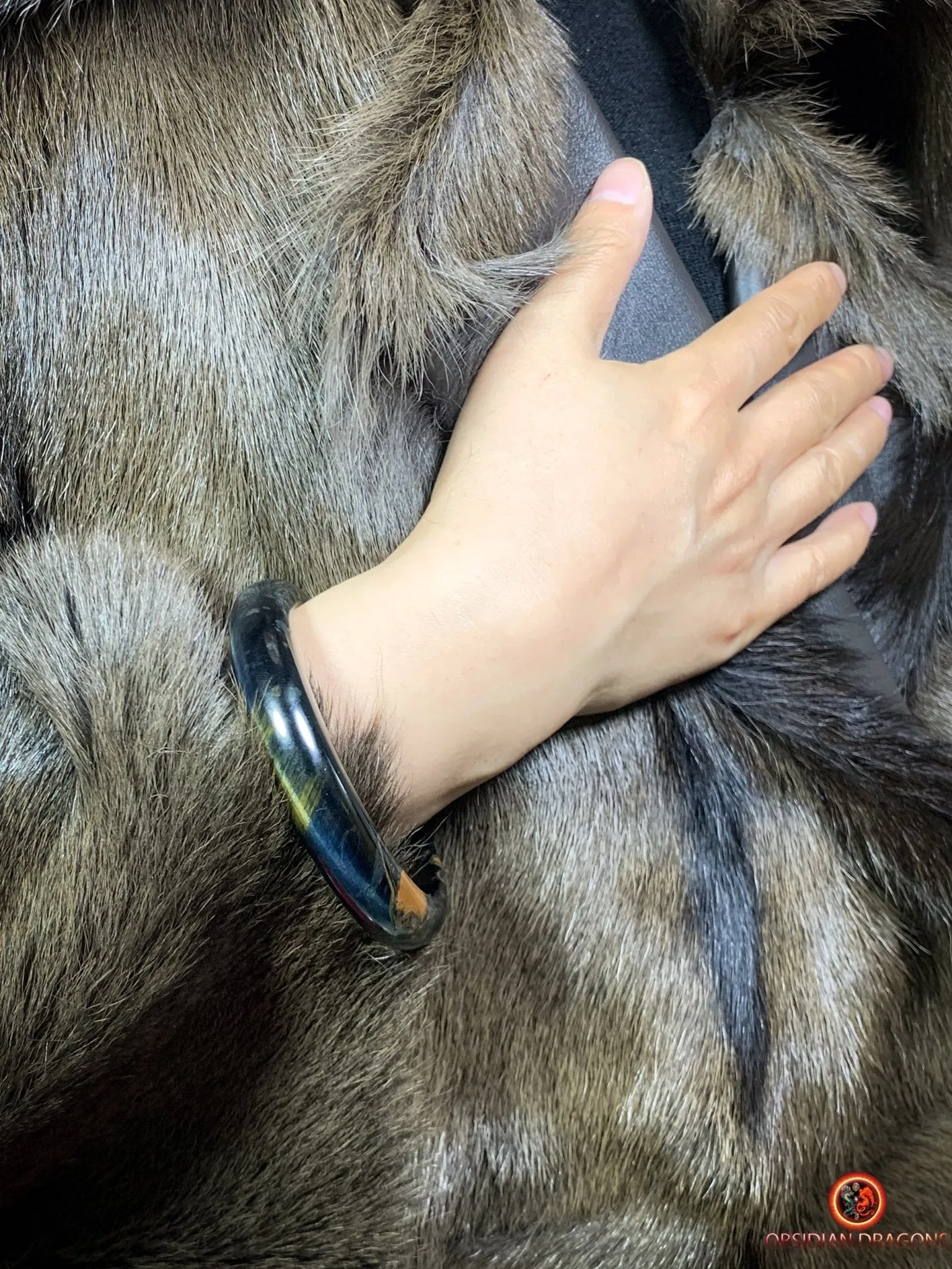 Bracelet Jonc en Œil de Faucon Naturel - Élégance et Brillance