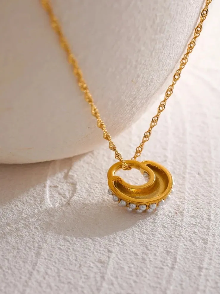 Chic Pearl Eternity Necklace & Earrings