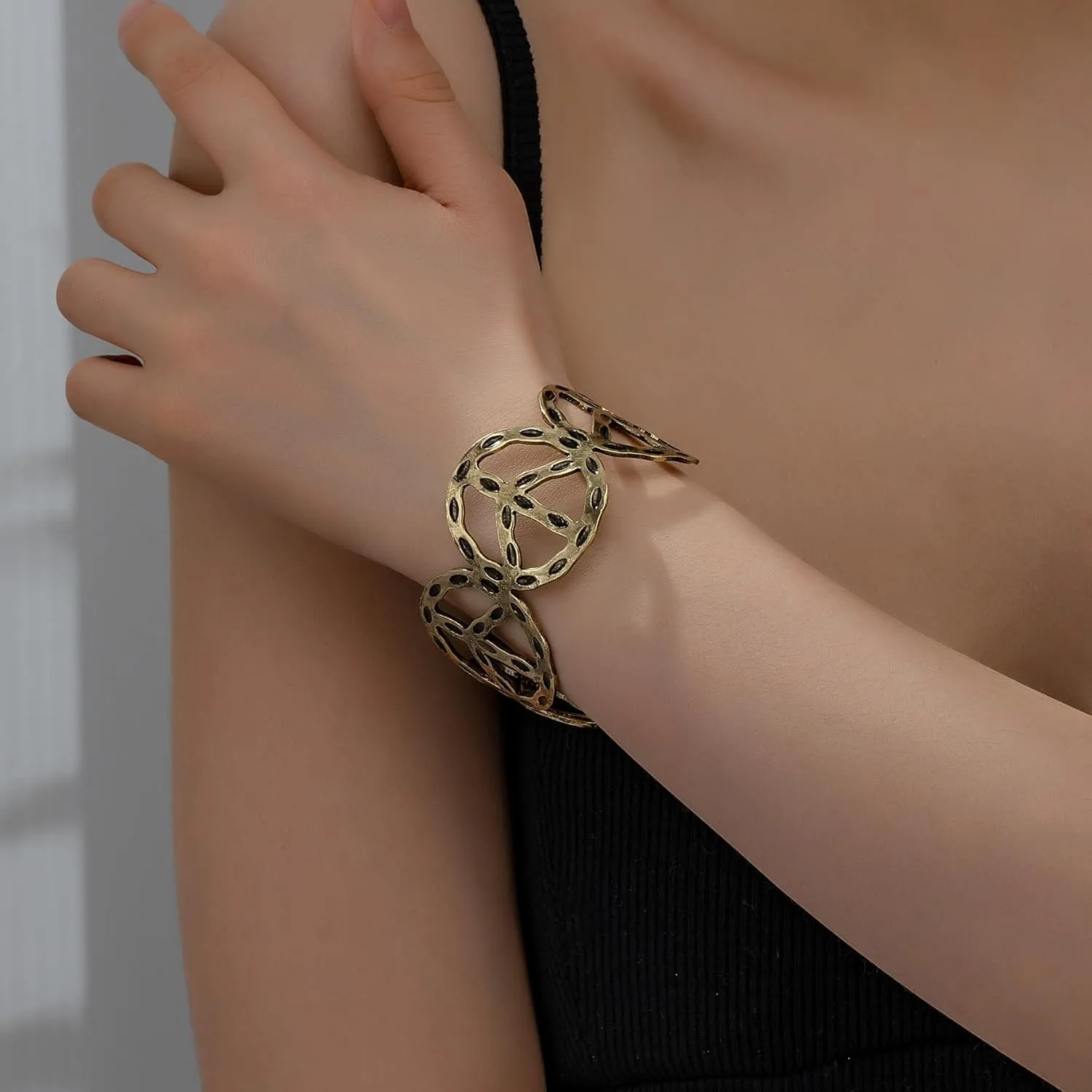 Chunky Gold Cuff Bracelets Wide Cuff Bangle Bracelet Flower Butterfly Leaf Peace Sign Star Open Chunky Cuff Bracelet Wrist Cuff Wrap Bracelet for Women Girls