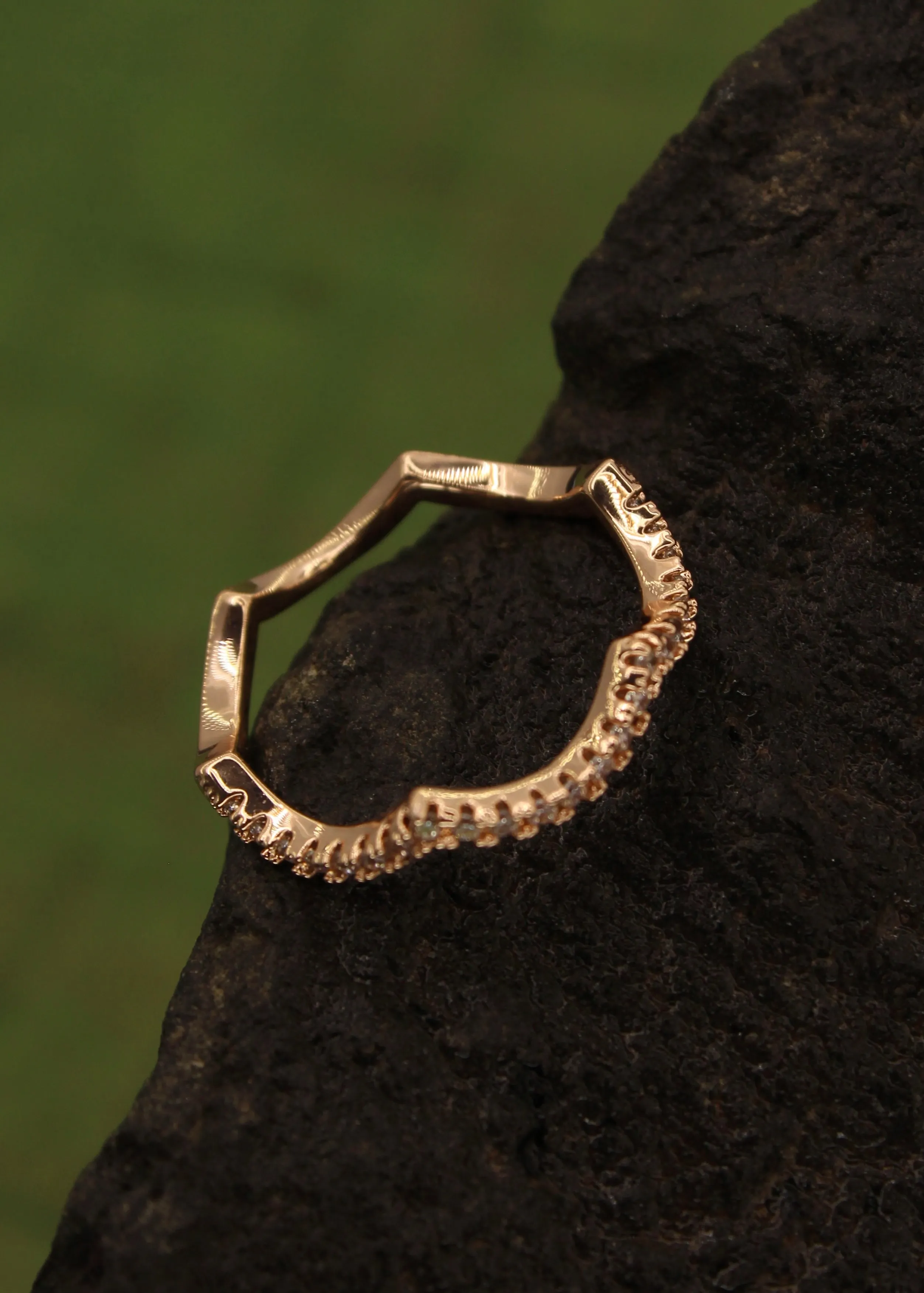 GRACEFUL FINGER RING