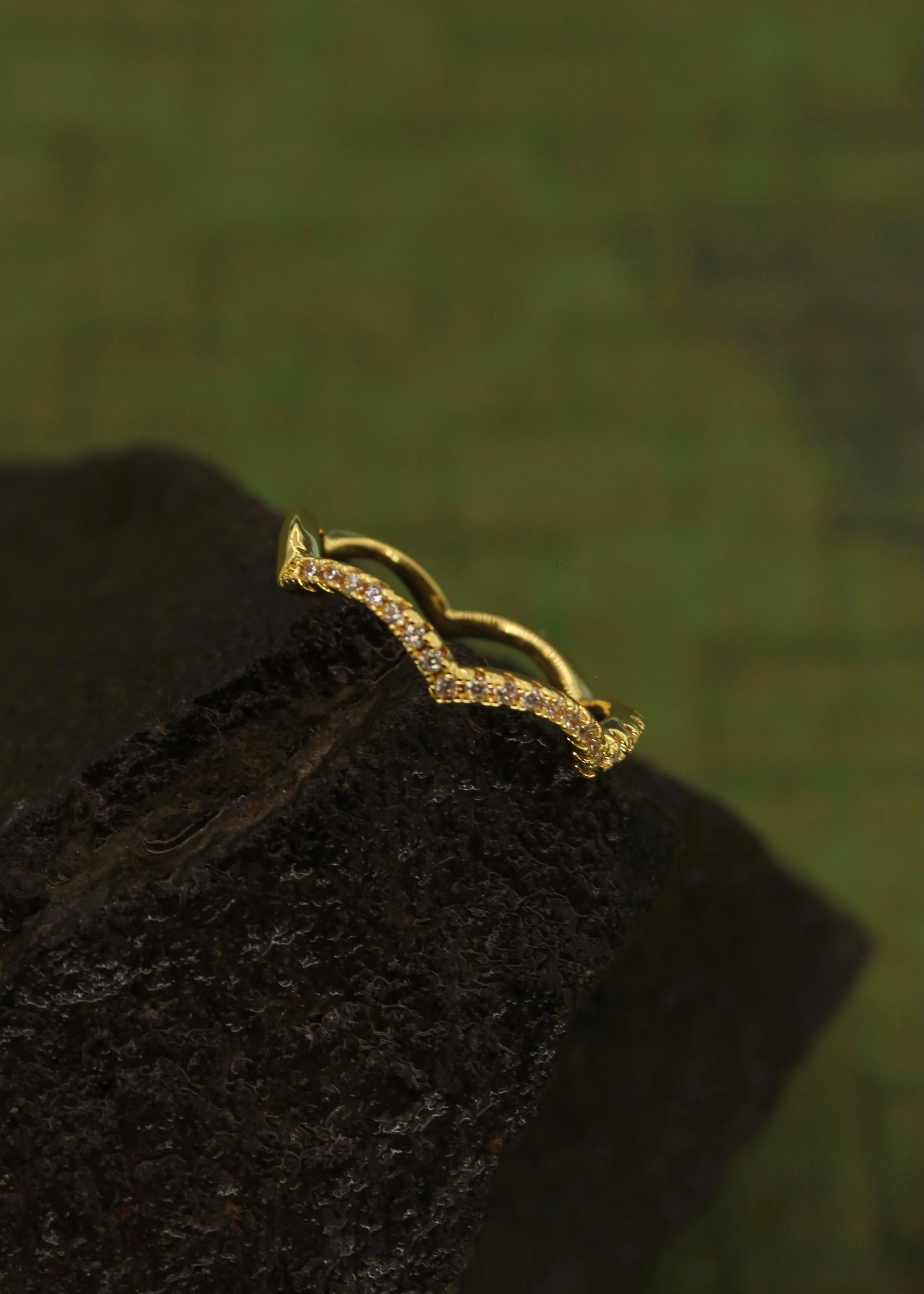 GRACEFUL FINGER RING