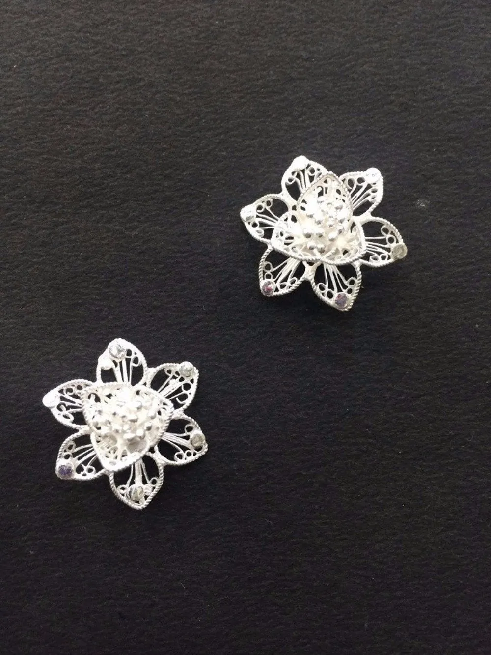 Kusum bloom studs