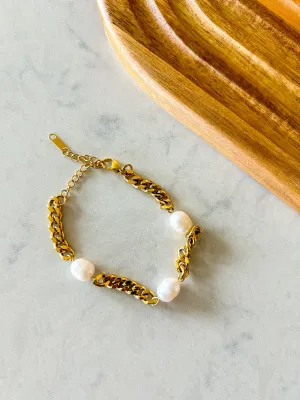Mila   Stevie Pearl Cuban Chain Bracelet