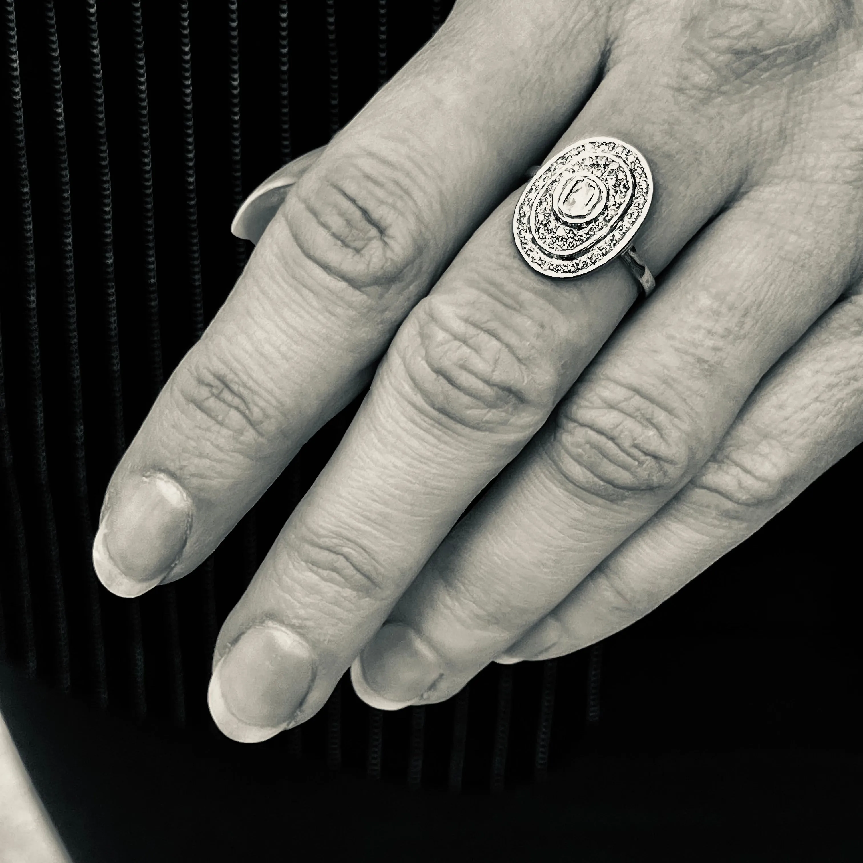 MODERN VINTAGE, Victorian Ellipse Ring, Silver/Gray