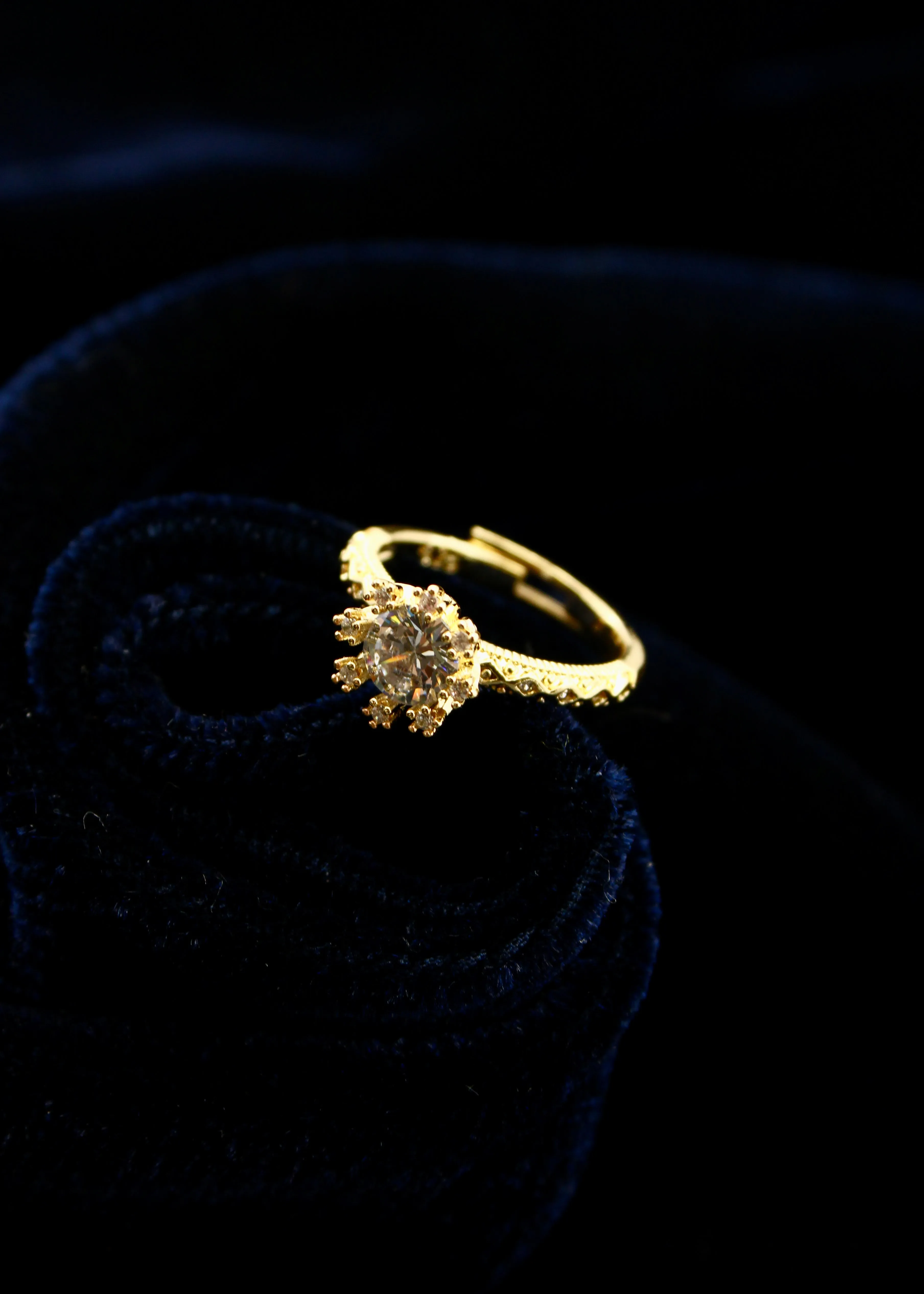 MODISH DIA FINGER RING
