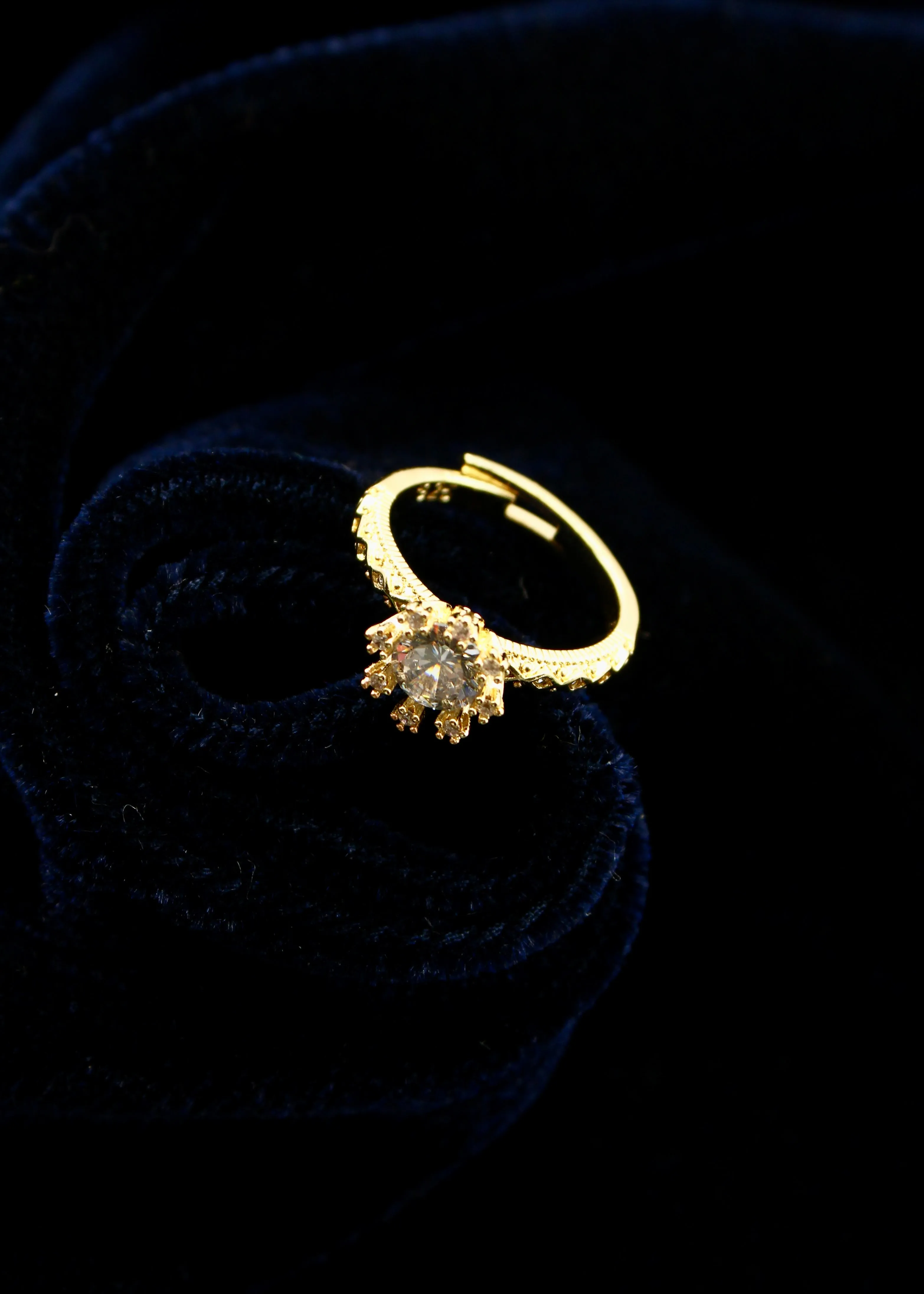 MODISH DIA FINGER RING