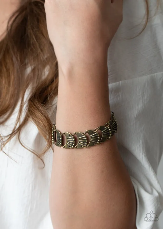 Paparazzi Bracelet ~ Moonlit Mesa - Brass