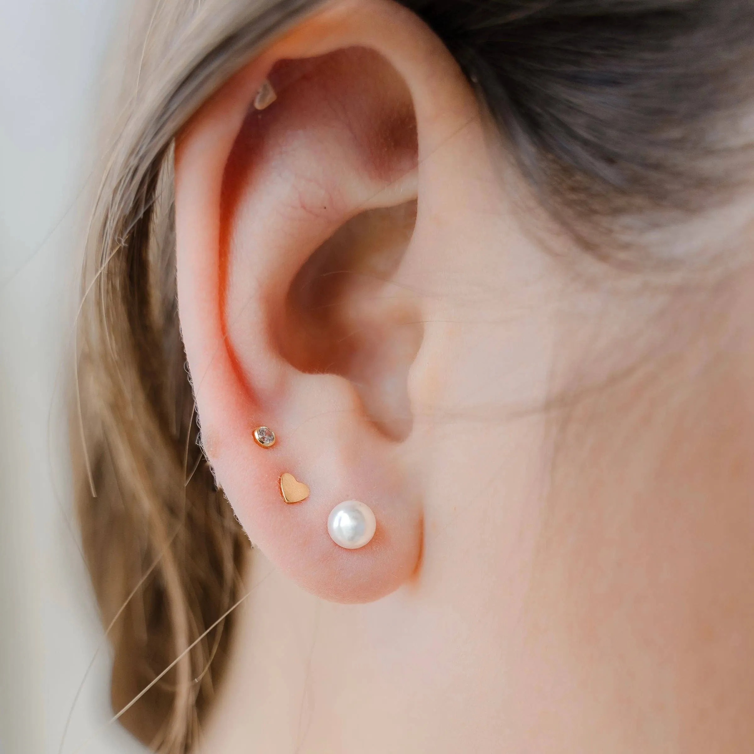 PETITE GOLD - Pearl Studs