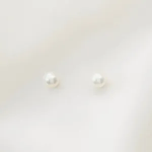 PETITE GOLD - Pearl Studs
