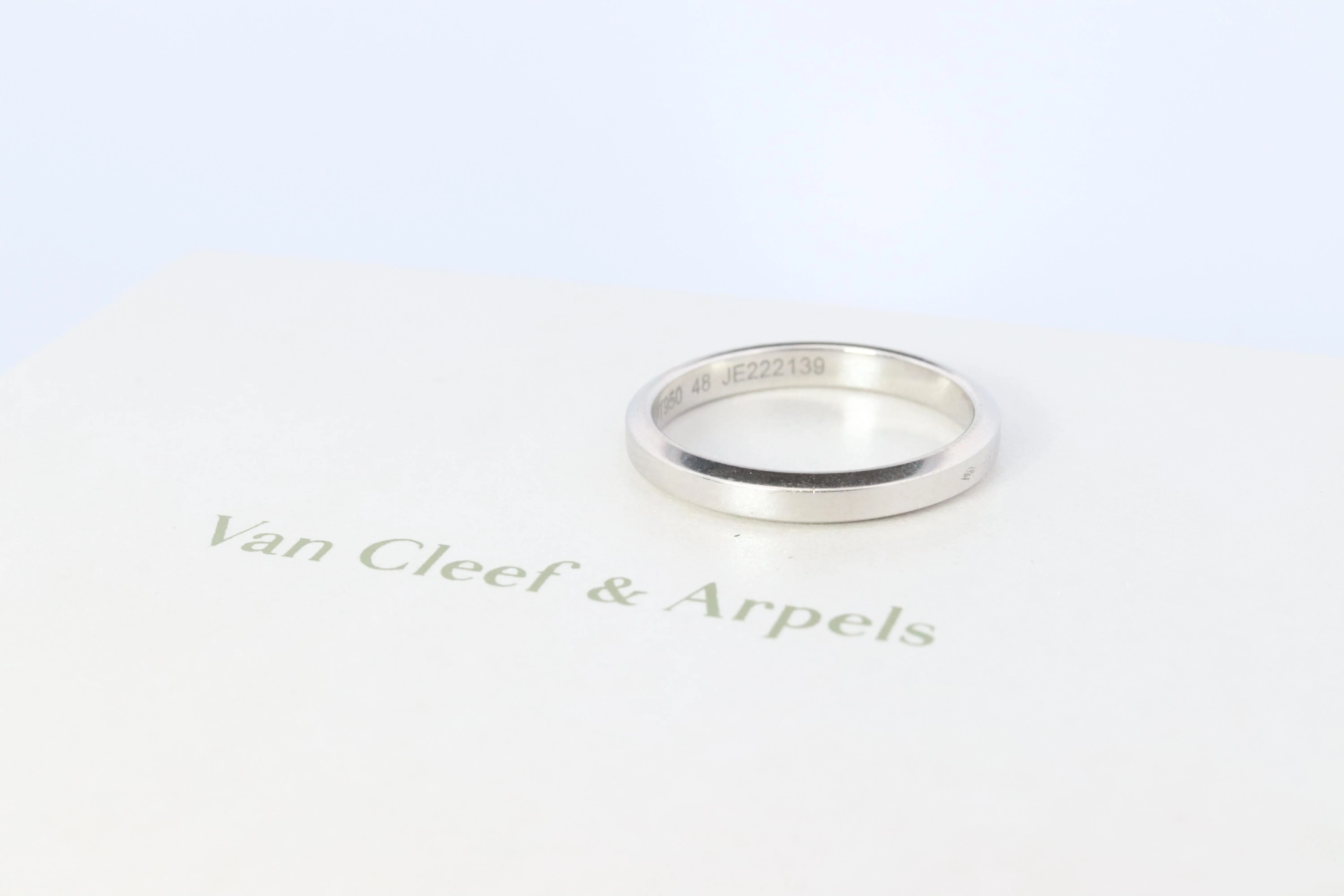 Preowned Van Cleef Arpels band. Genuine VCA PT950 Platinum Tendrement ring.