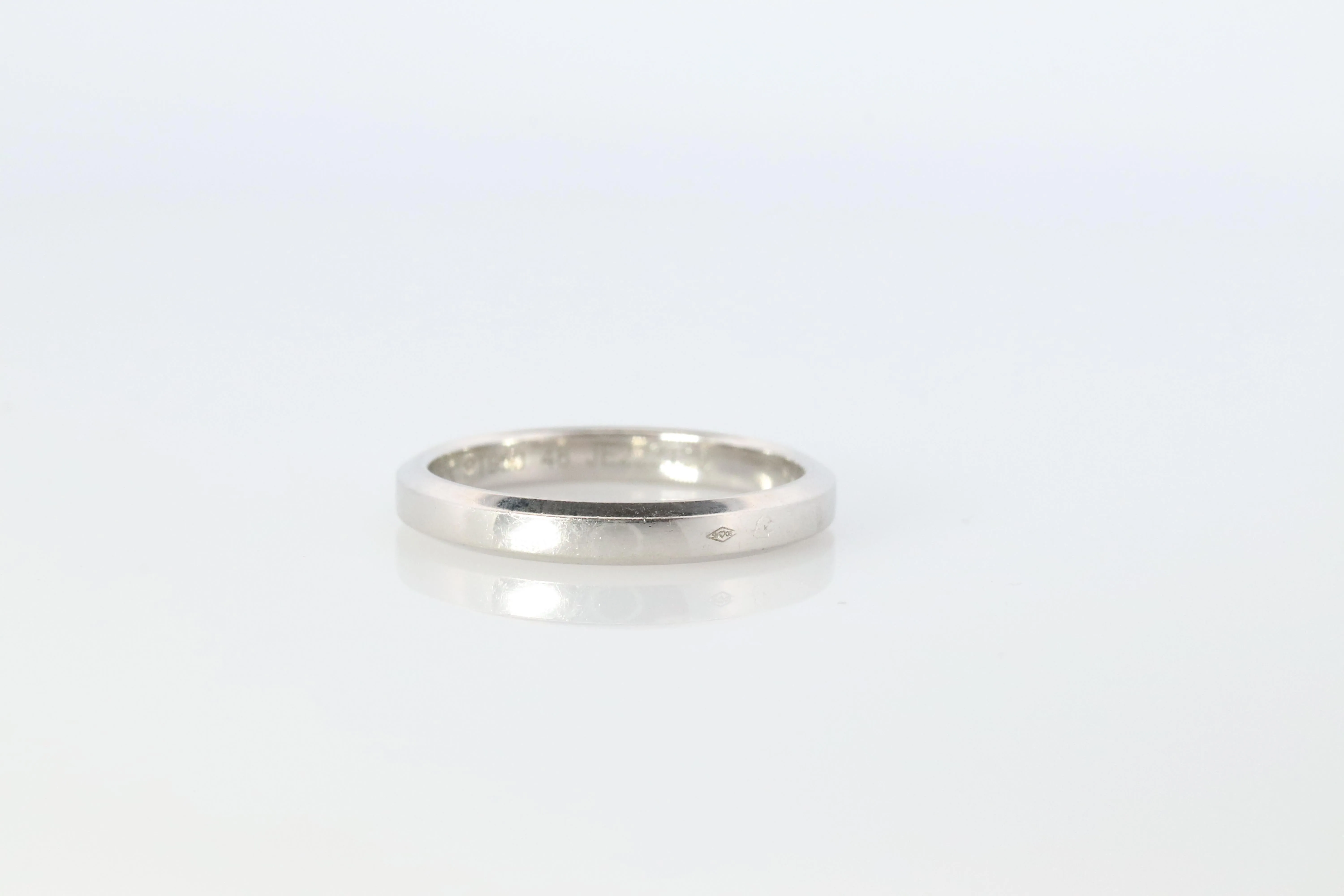 Preowned Van Cleef Arpels band. Genuine VCA PT950 Platinum Tendrement ring.