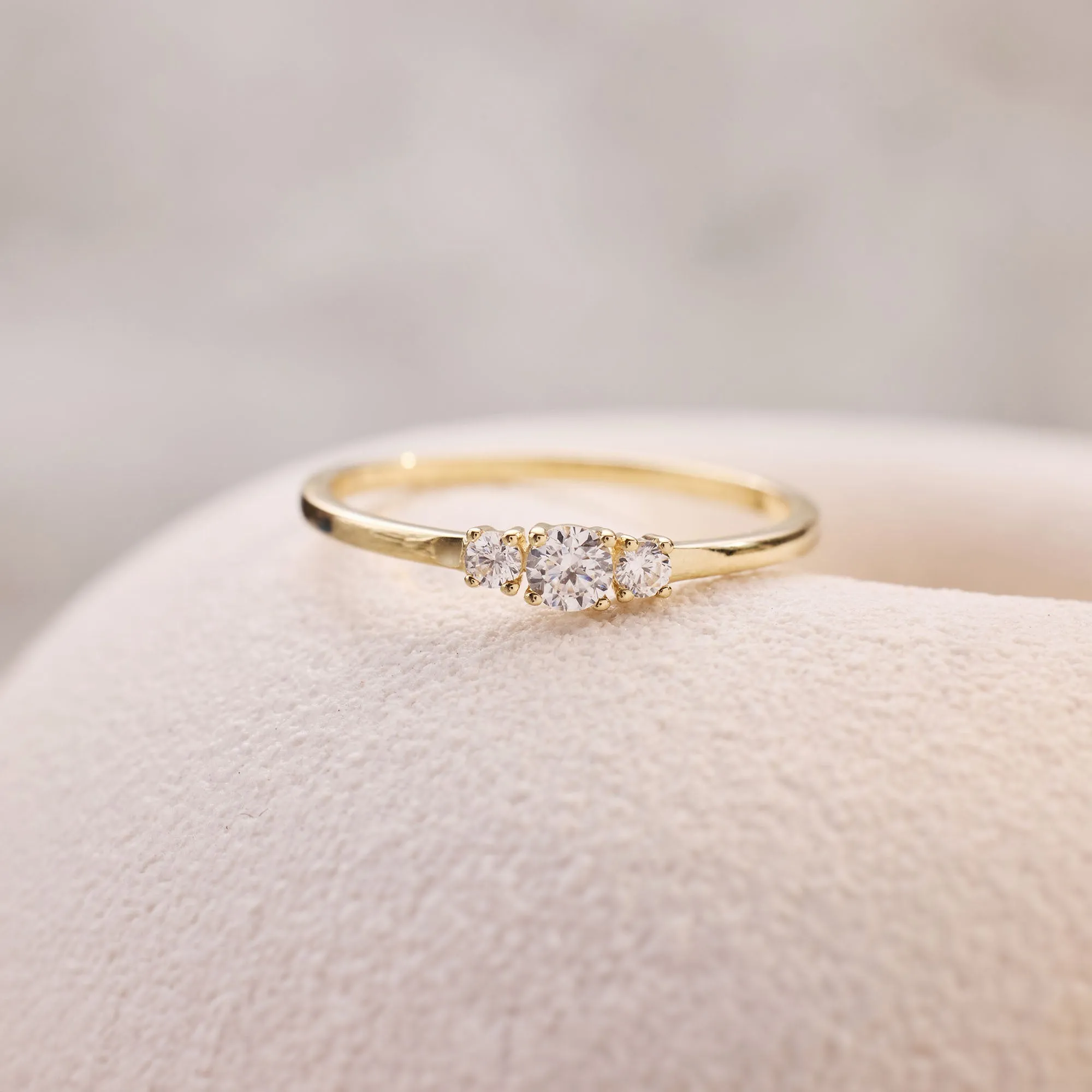 Rivoli Esmée 14 karat gold ring with zirconia stones