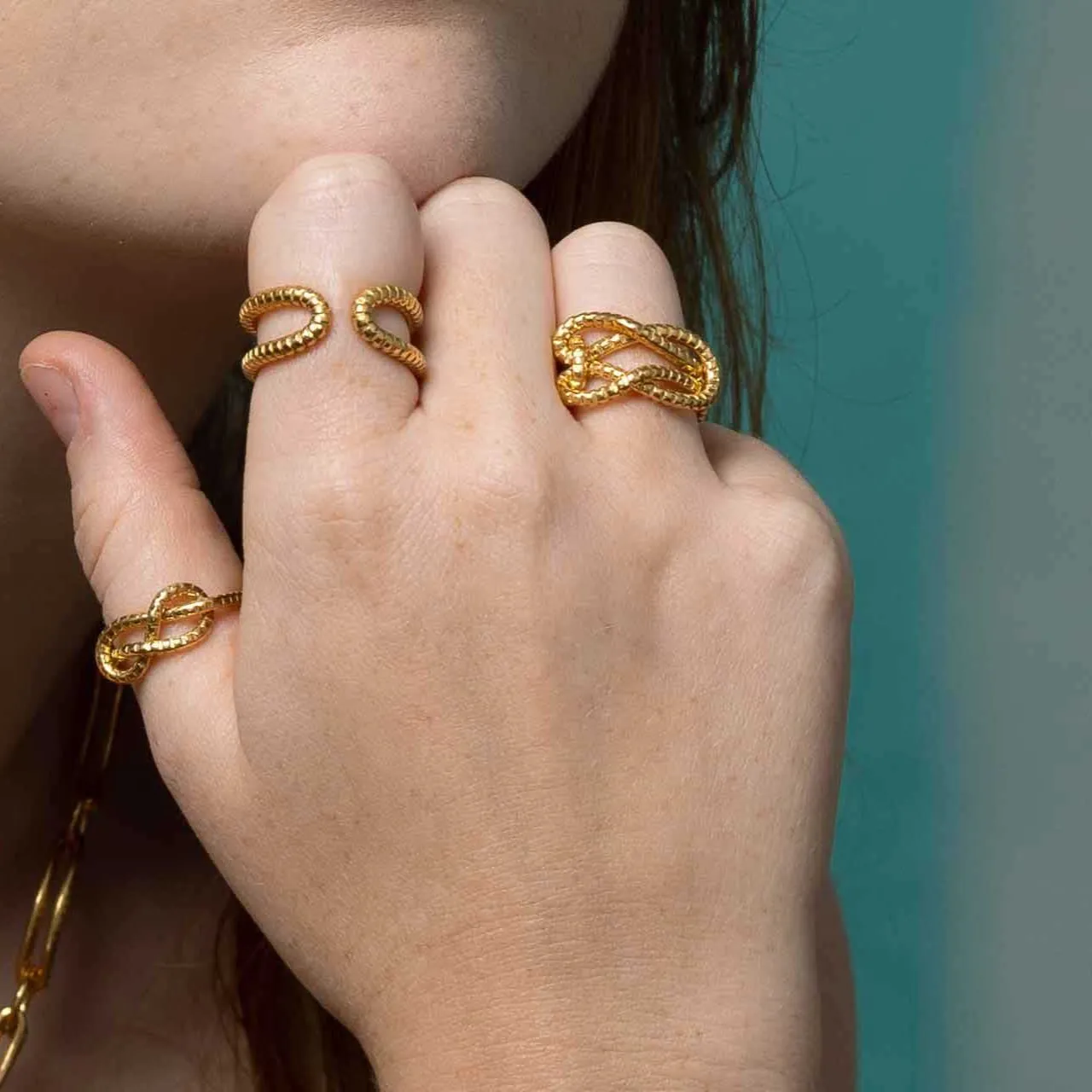 Serpentine Knot Ring Silver