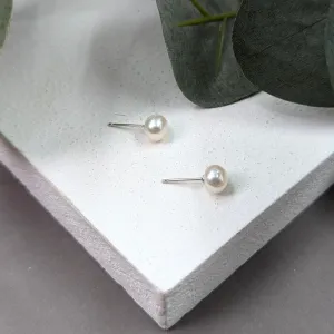Simple 7mm quality real pearl stud earrings