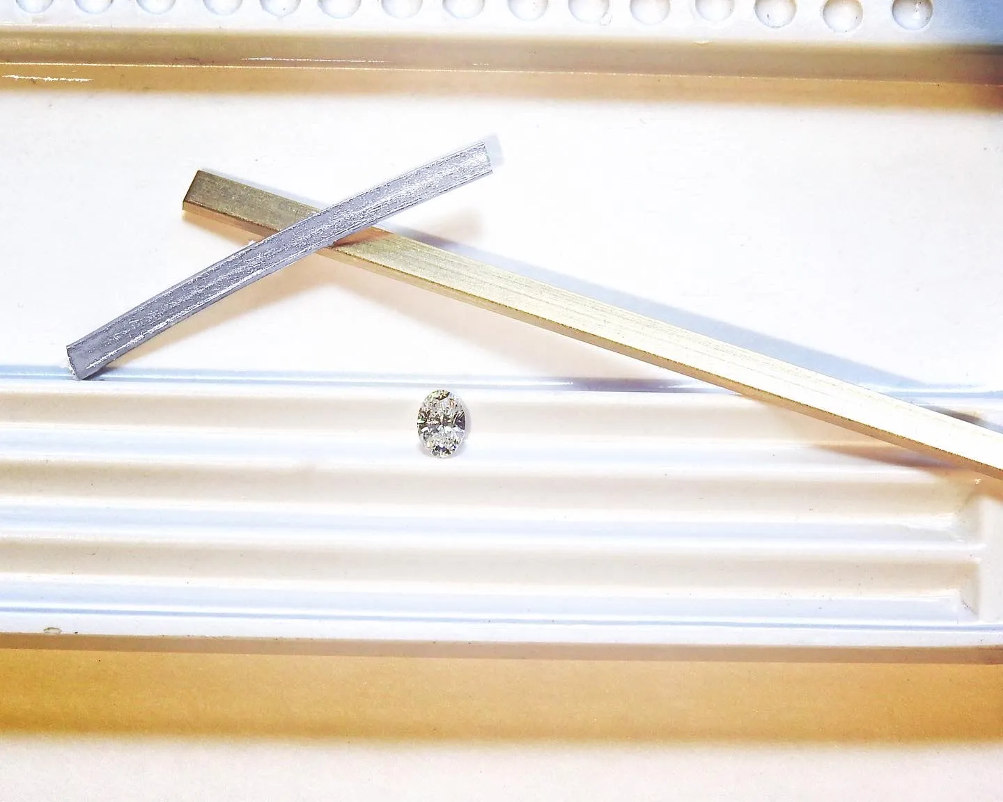 Tailored Oval planish bezel