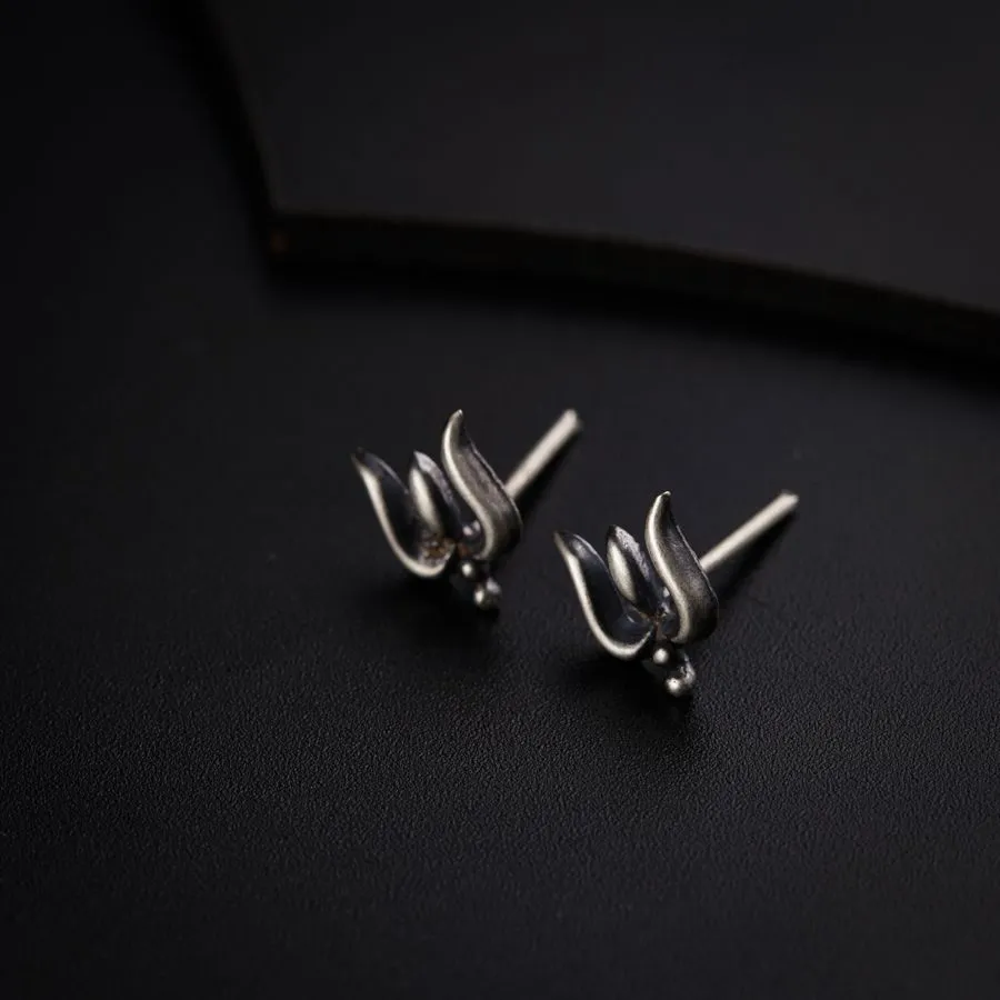 Trishul Studs