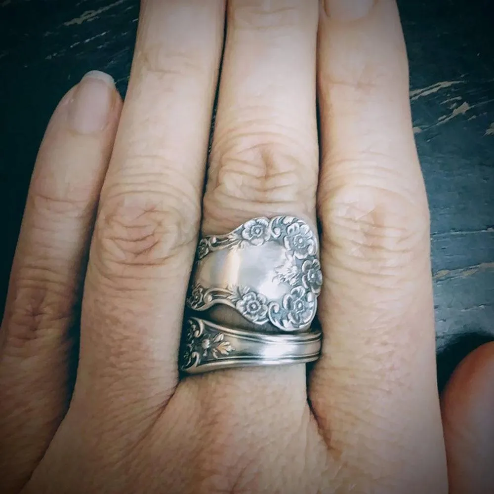 Vintage Antique Graceful Engraved Flower Pattern Ring
